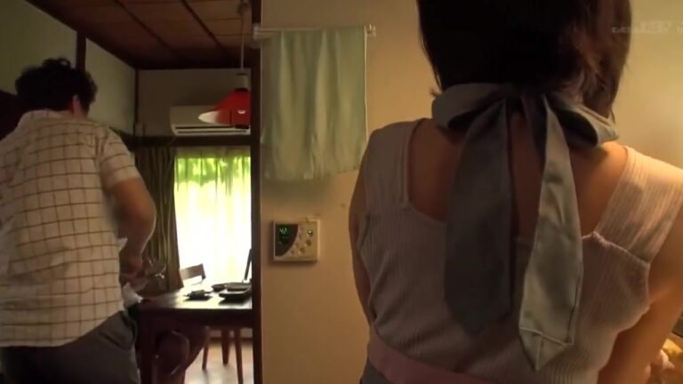 四十路熟女のフェラチオと人妻の立ちバック。